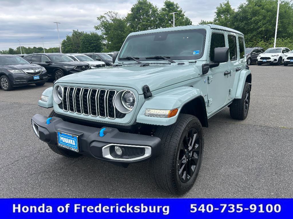 Used 2024 Jeep Wrangler Sahara AWD/4WD image 2