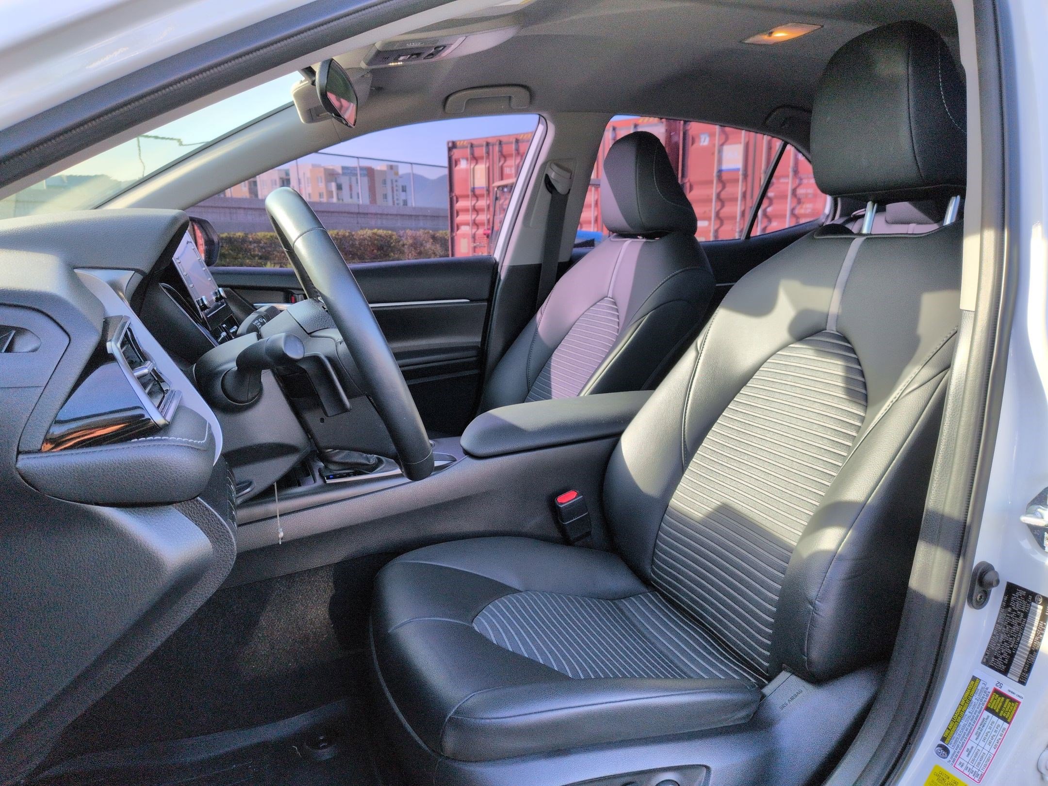 Used 2023 Toyota Camry SE image 16