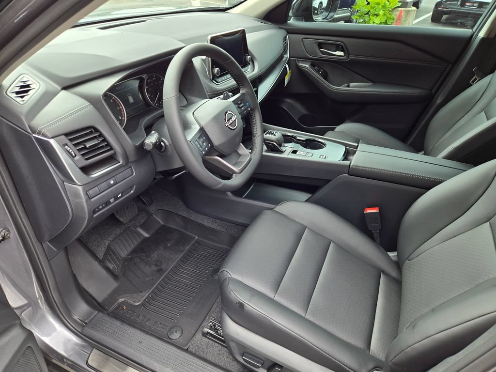 New 2026 Nissan Rogue Dark Armor FWD image 2