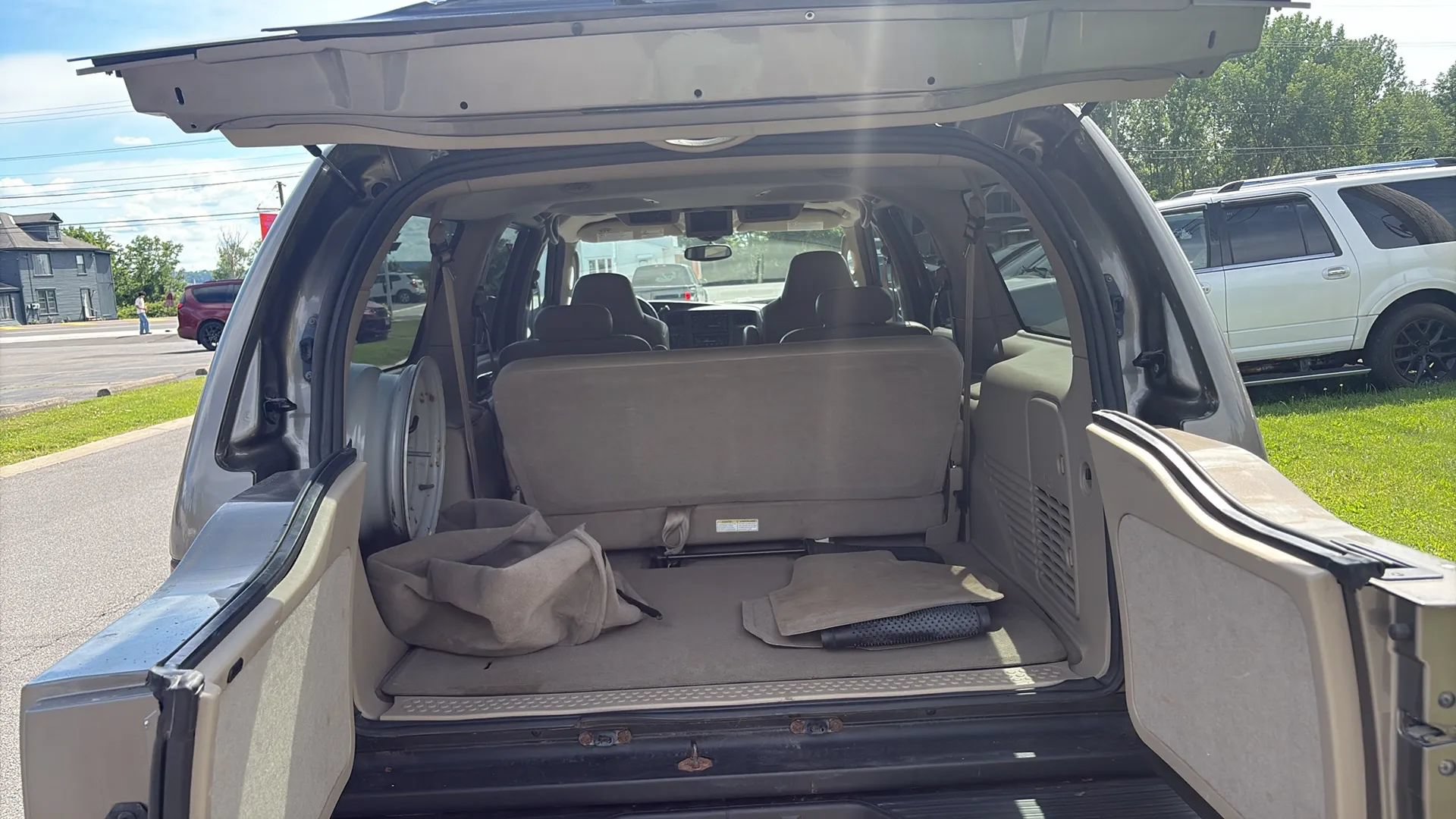 Used 2005 Ford Excursion Limited AWD/4WD image 10