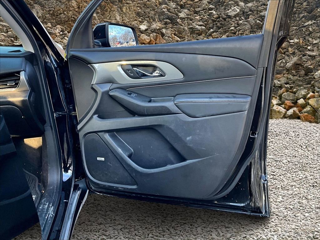 Used 2021 Chevrolet Traverse RS image 21