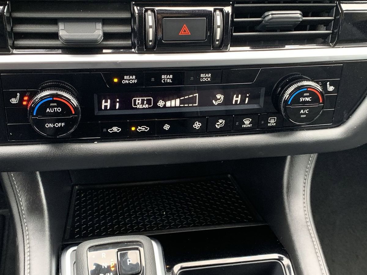 Used 2024 Nissan Pathfinder SV AWD/4WD image 23