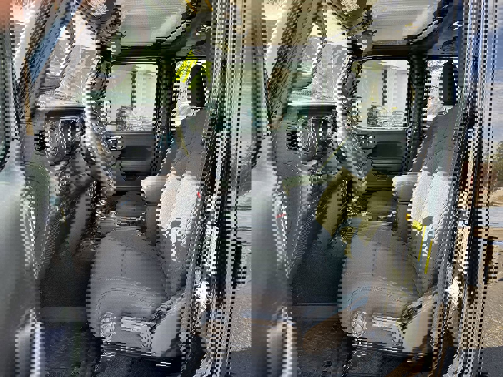 Used 2023 Jeep Wrangler Unlimited w/ 8.4" Radio Group image 16