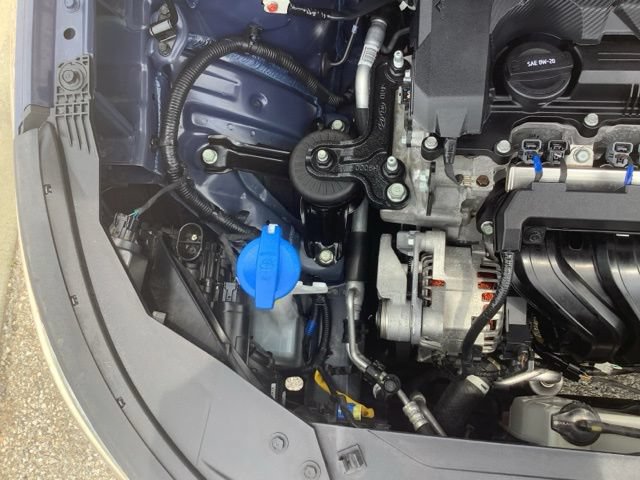 Certified 2025 Hyundai Venue Limited FWD image 28