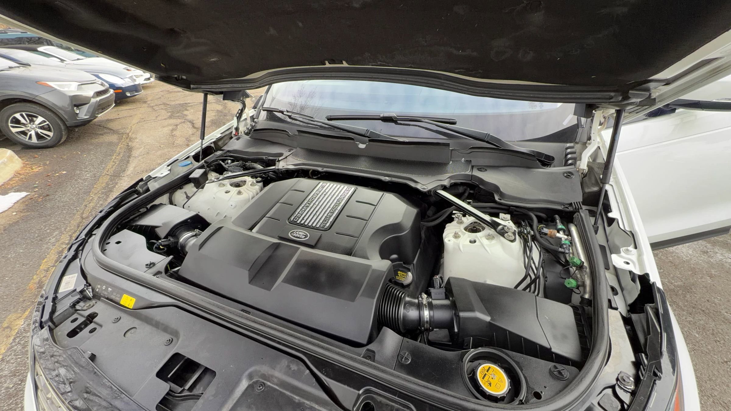 Used 2017 Land Rover Discovery SE image 33