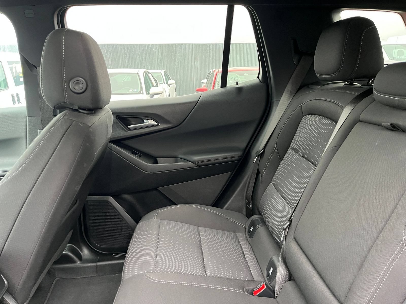 Used 2025 Chevrolet Equinox LT FWD image 39