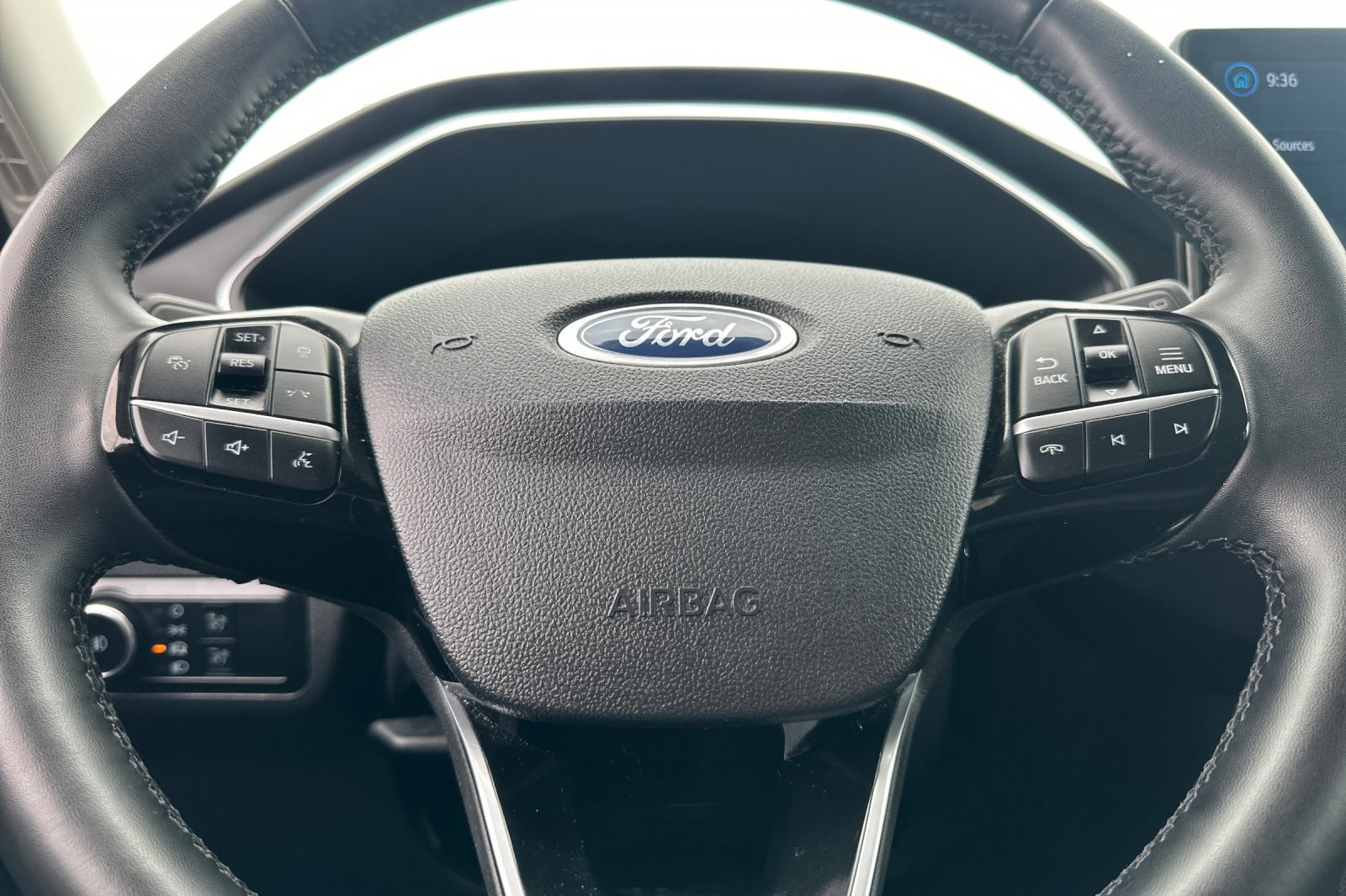 Used 2024 Ford Escape Platinum AWD/4WD image 24