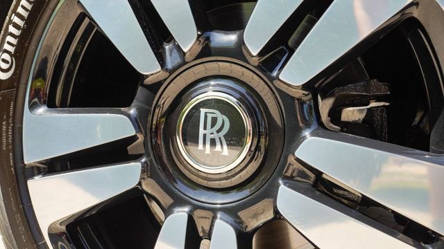 Used 2019 Rolls-Royce Cullinan image 34