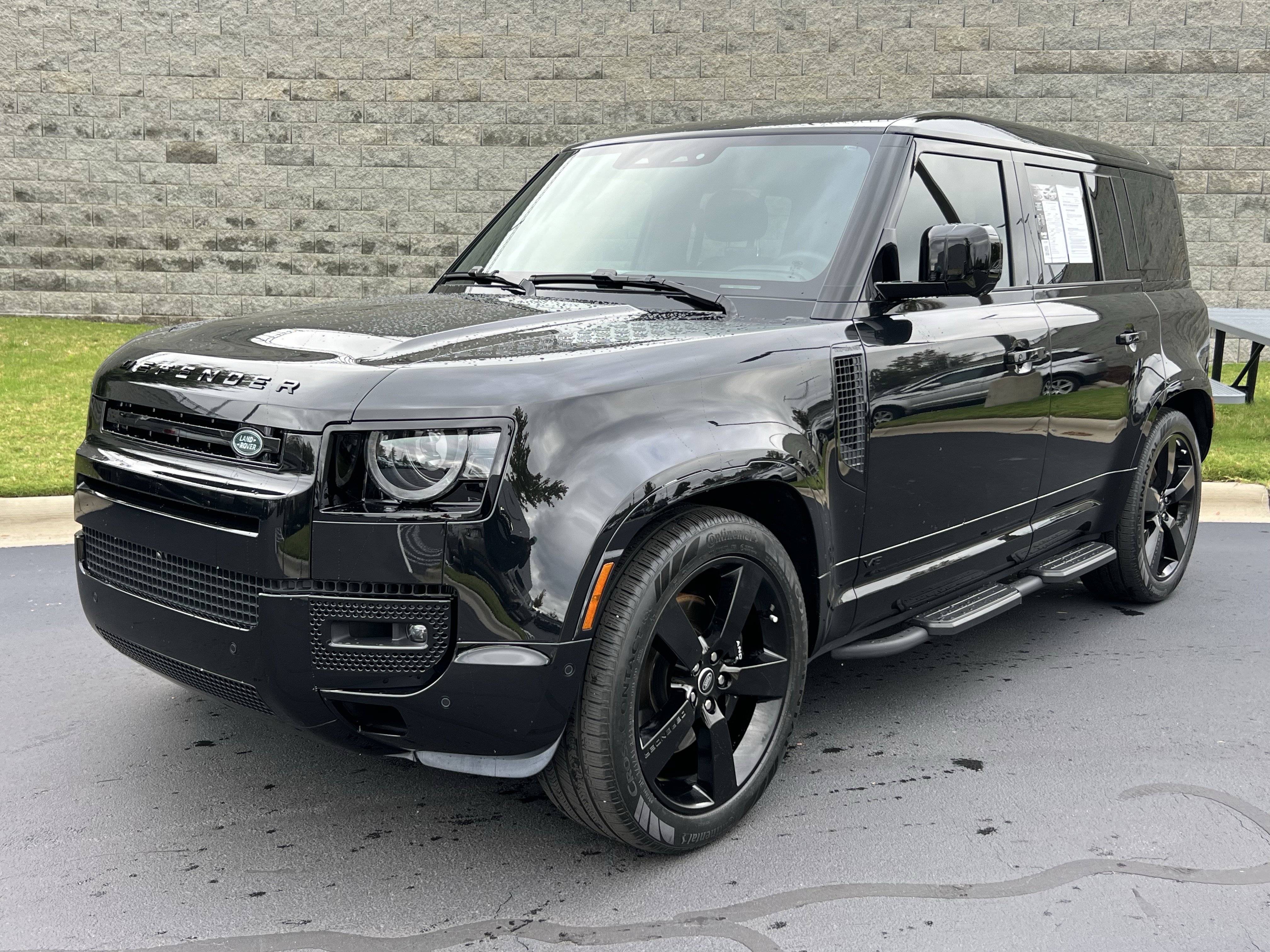 Used 2025 Land Rover Defender 110 V8