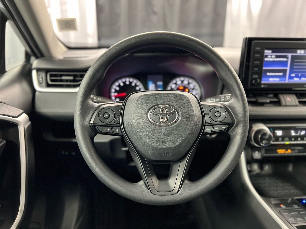 Used 2022 Toyota RAV4 XLE image 28
