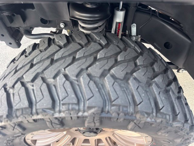 Used 2017 Jeep Wrangler Unlimited Sahara w/ Connectivity Group AWD/4WD image 22