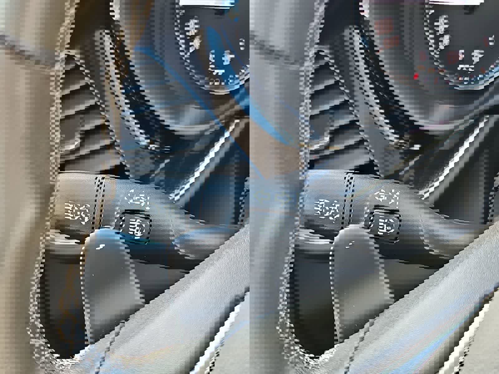 Used 2022 Buick Envision Essence w/ Sport Touring Package image 27