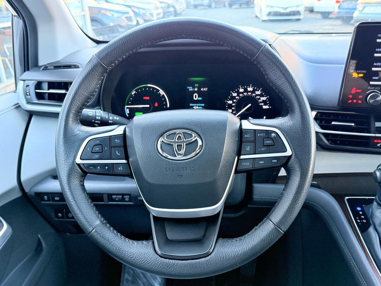 Used 2022 Toyota Sienna XLE image 21