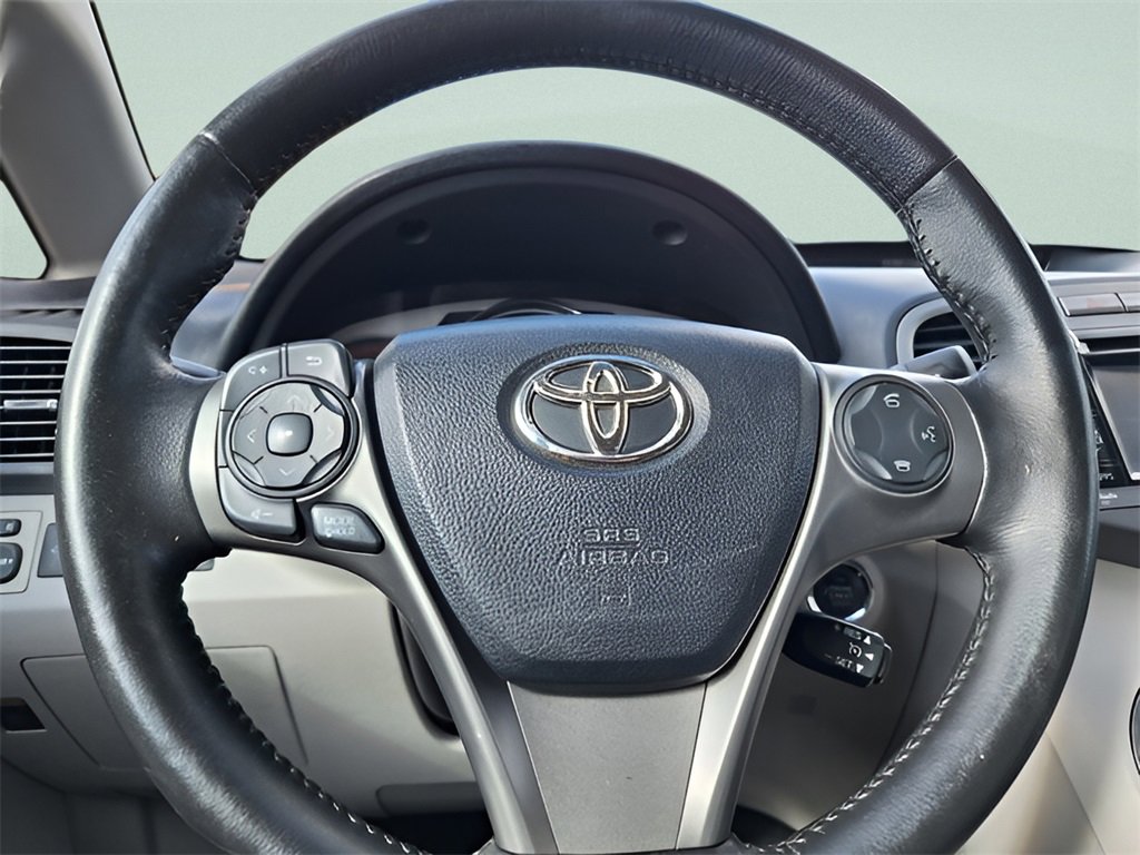 Used 2013 Toyota Venza XLE image 18