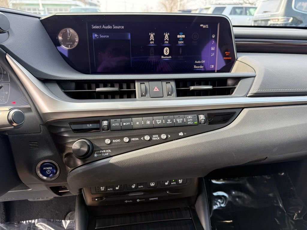 Used 2020 Lexus ES 300h w/ Accessory Package 2 image 12