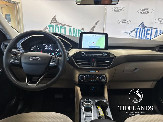 Used 2022 Ford Escape SE w/ SE Sport Appearance Package FWD image 16