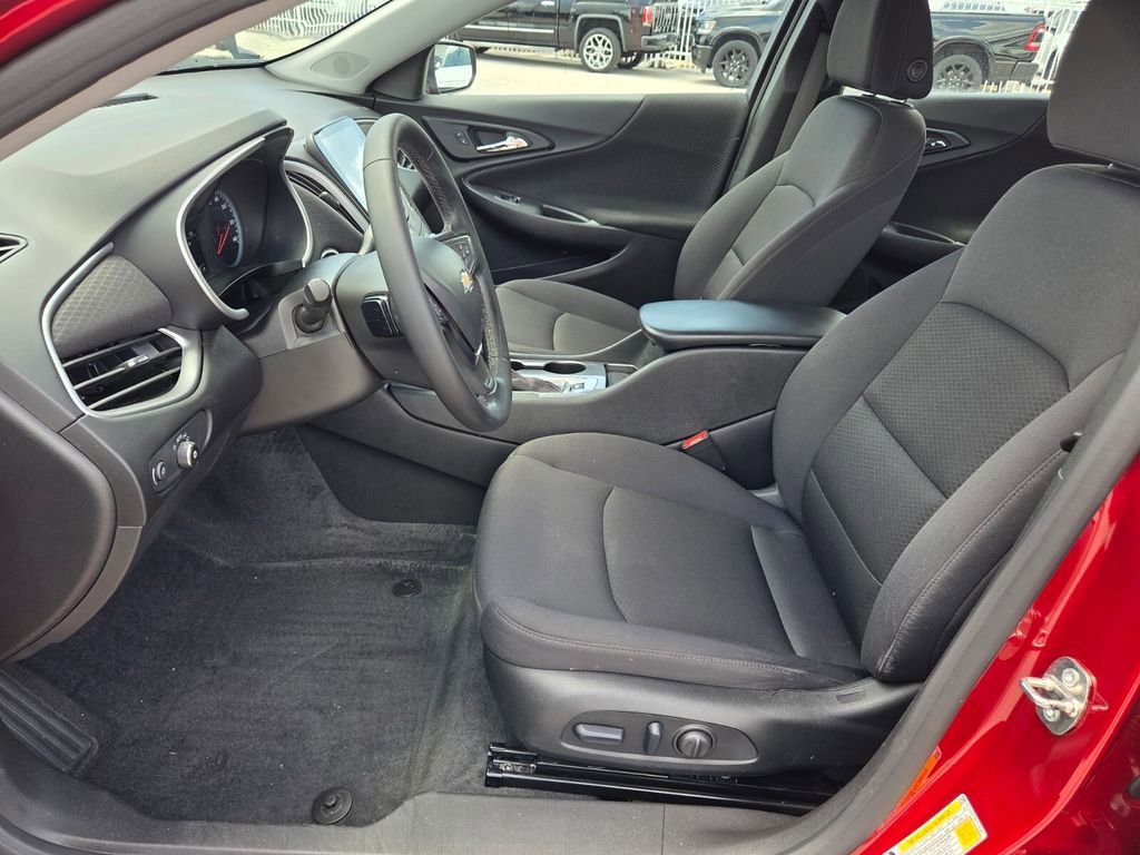 Used 2024 Chevrolet Malibu RS FWD image 5