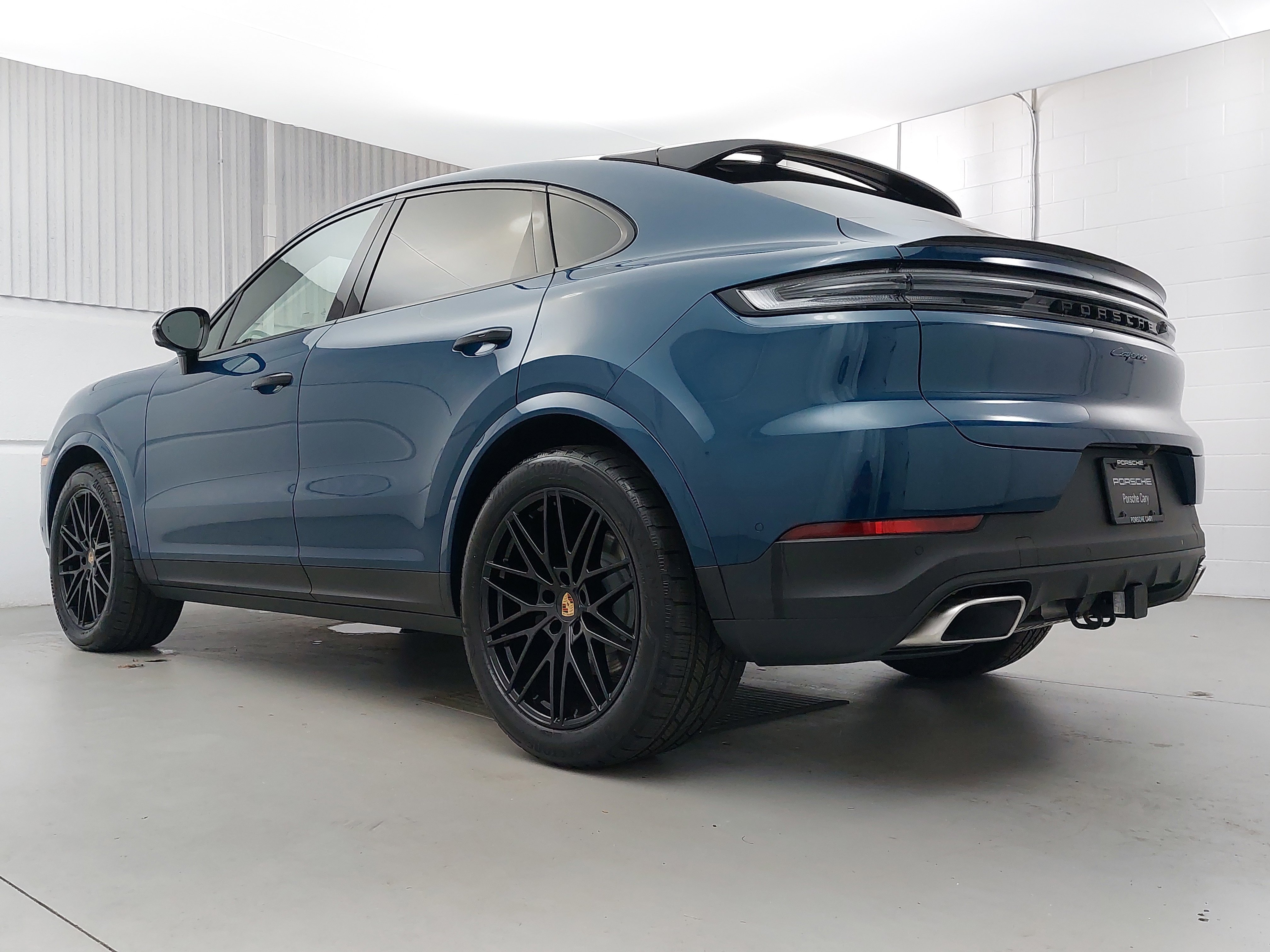 New 2025 Porsche Cayenne Coupe image 3