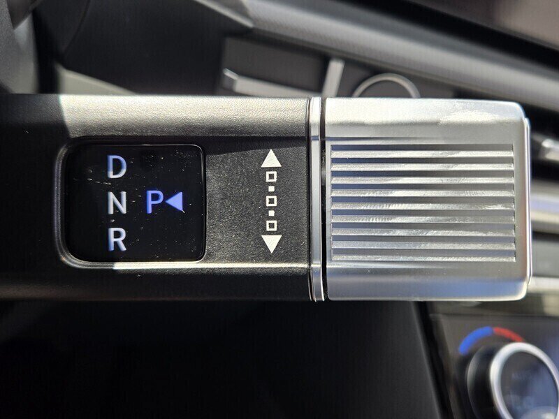 New 2027 Hyundai Santa Fe SE FWD image 9