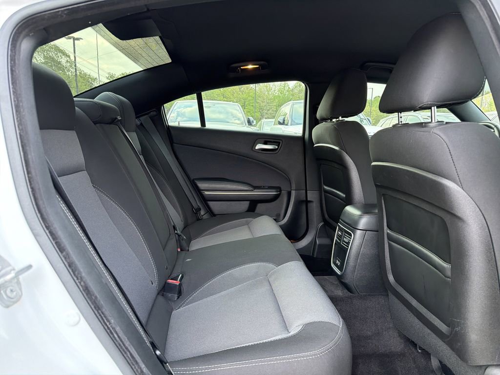 Used 2018 Dodge Charger SXT image 15