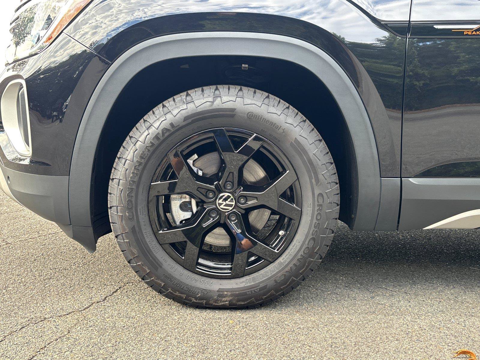 Used 2025 Volkswagen Atlas Peak Edition SE AWD/4WD image 10