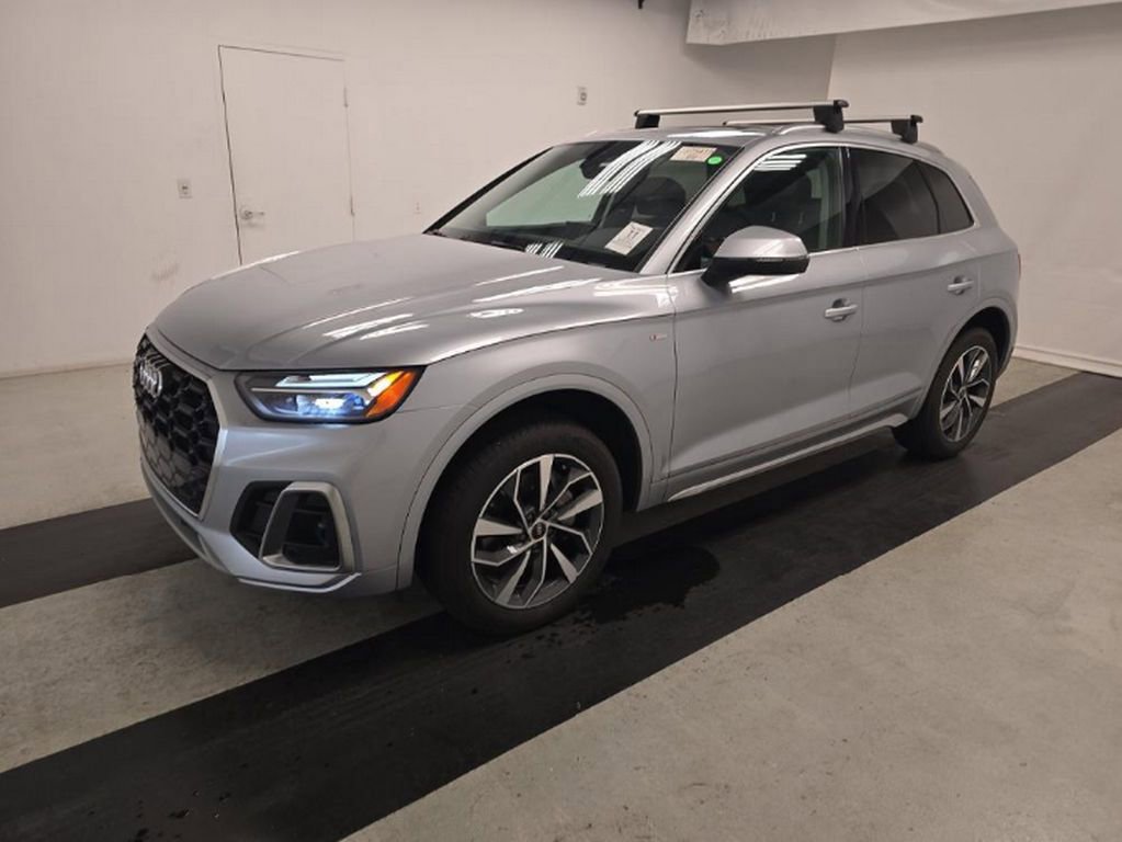 Used 2022 Audi Q5 2.0T Premium w/ Convenience Package image 2