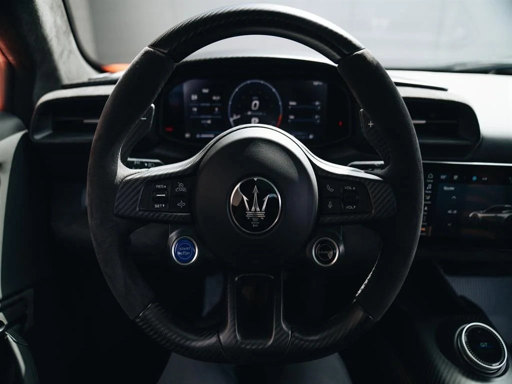 New 2023 Maserati MC20 Spyder image 10