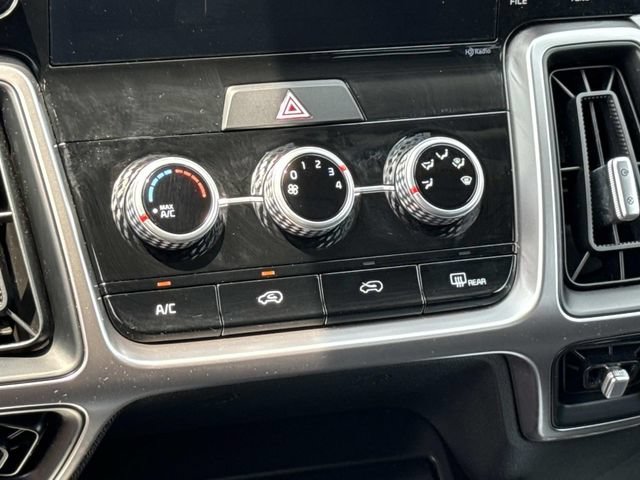 Used 2023 Kia Sorento LX FWD image 21