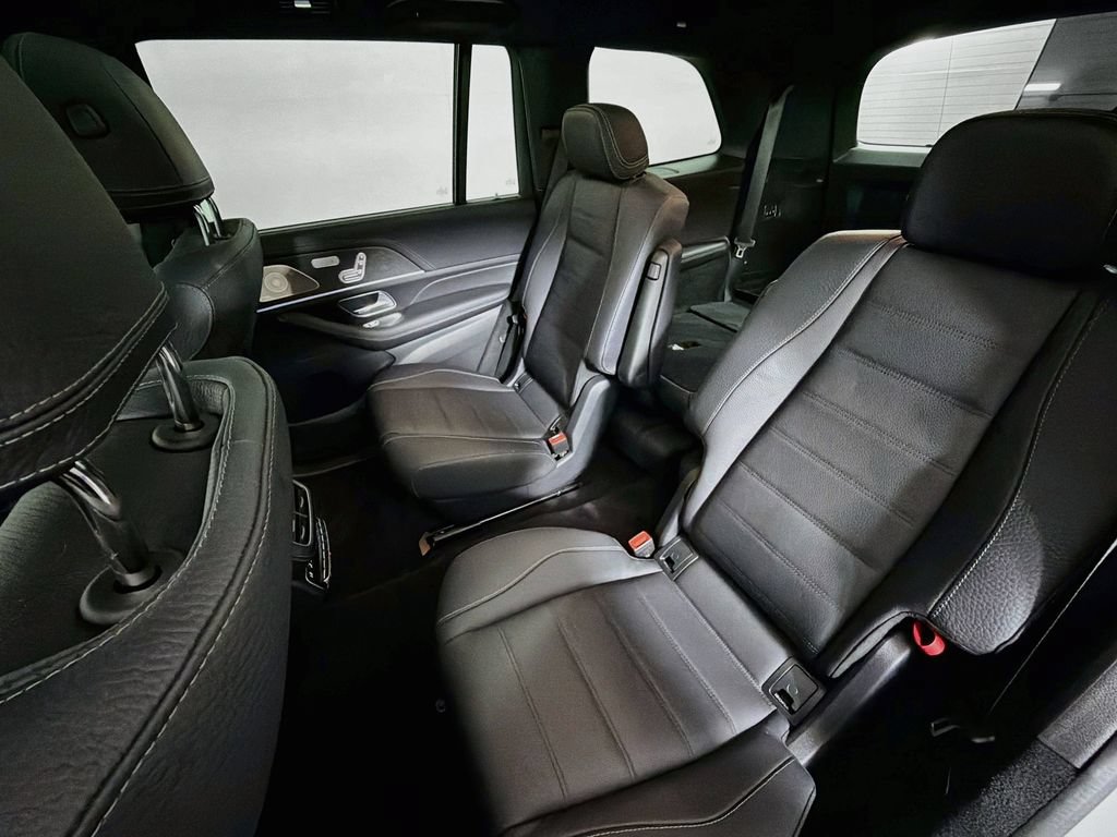 Used 2025 Mercedes-Benz GLS 580 4MATIC image 26