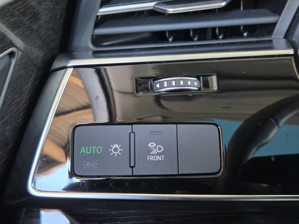 Used 2023 Audi Q7 2.0T Premium w/ Convenience Package AWD/4WD image 12