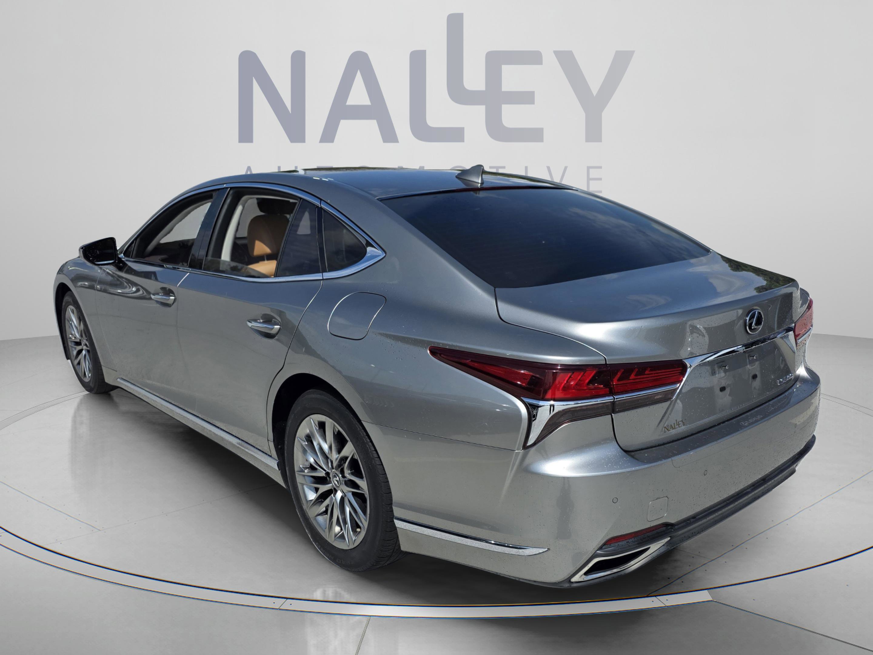 Used 2018 Lexus LS 500 w/ Accessory Package (Z2) image 3