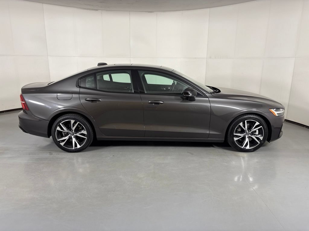 Used 2024 Volvo S60 B5 Core FWD image 9