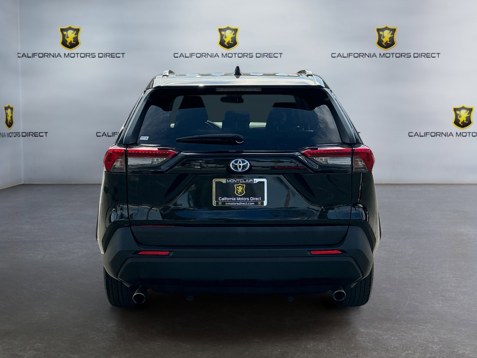 Used 2021 Toyota RAV4 LE image 4