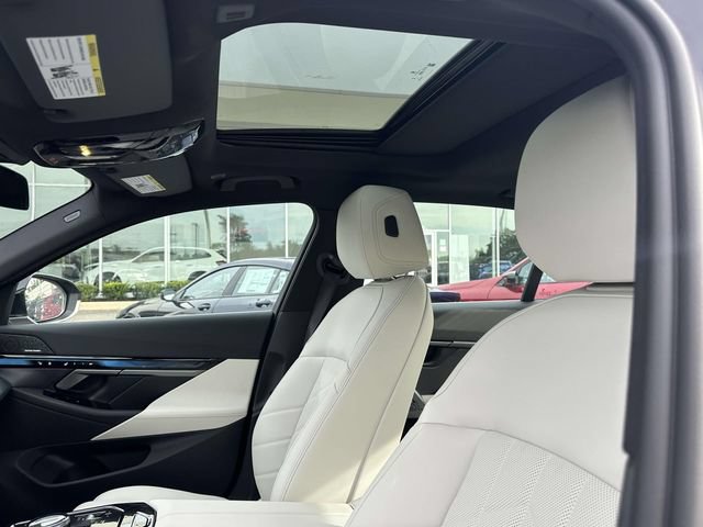 New 2027 BMW 530i xDrive w/ Premium Package AWD/4WD image 14