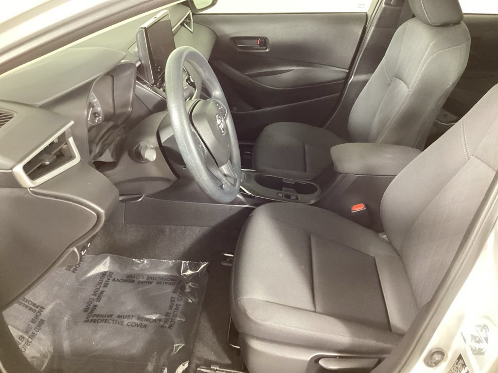 Used 2025 Toyota Corolla LE FWD image 10