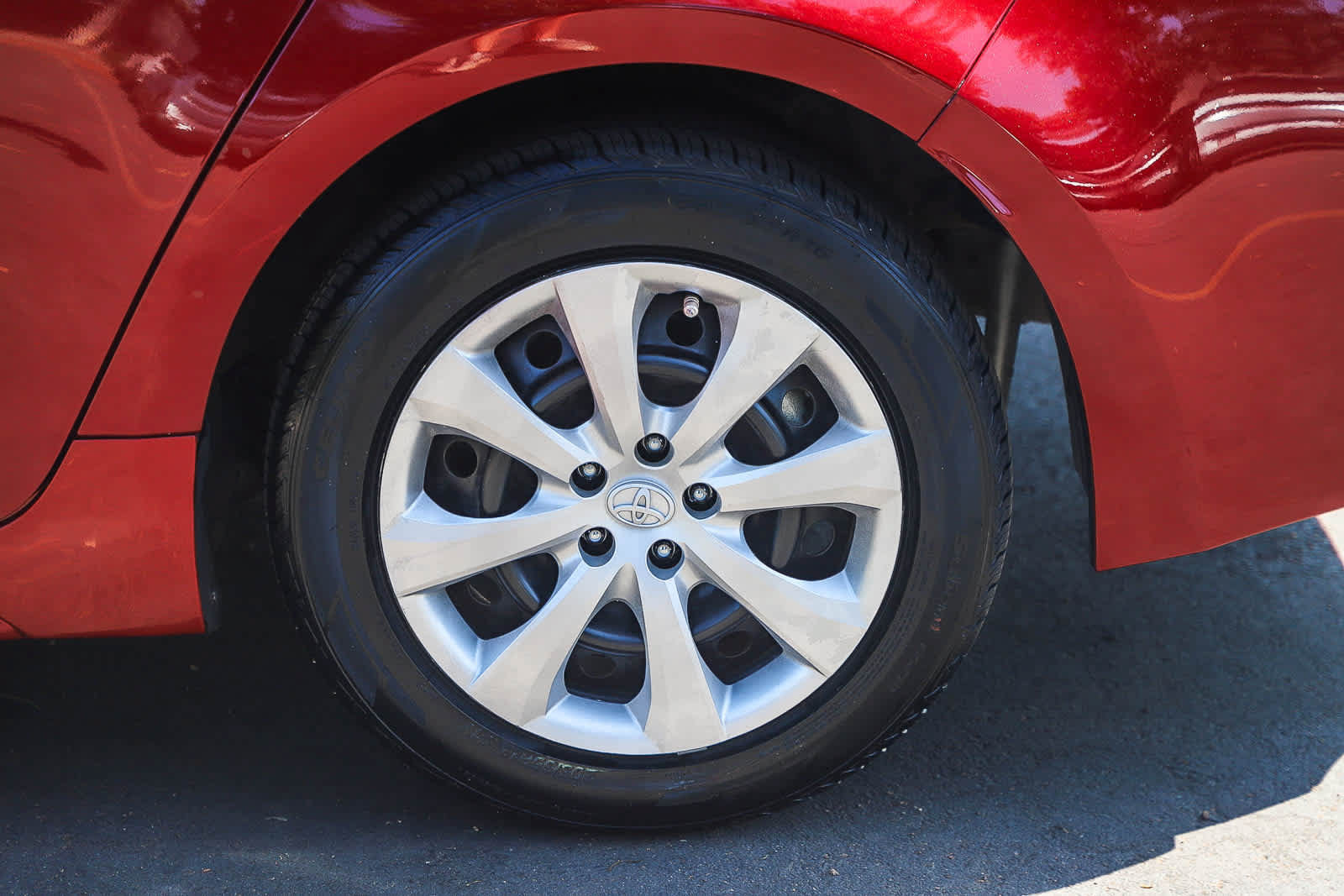 Used 2024 Toyota Corolla LE FWD image 11