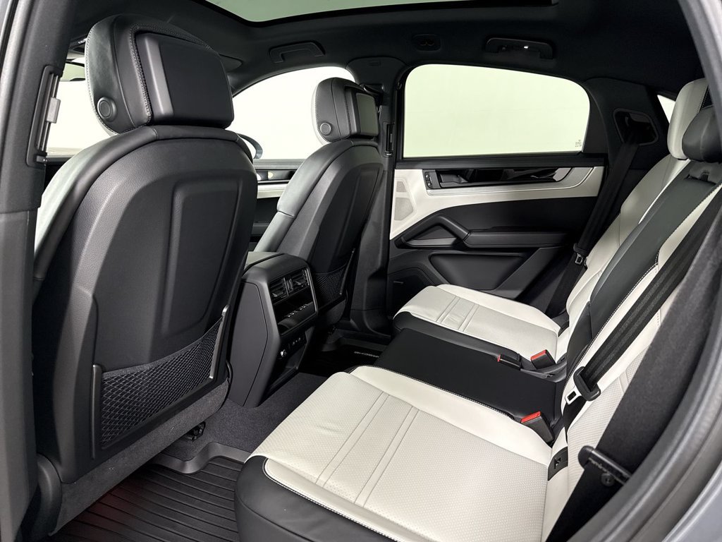 New 2026 Porsche Cayenne Coupe AWD/4WD image 25