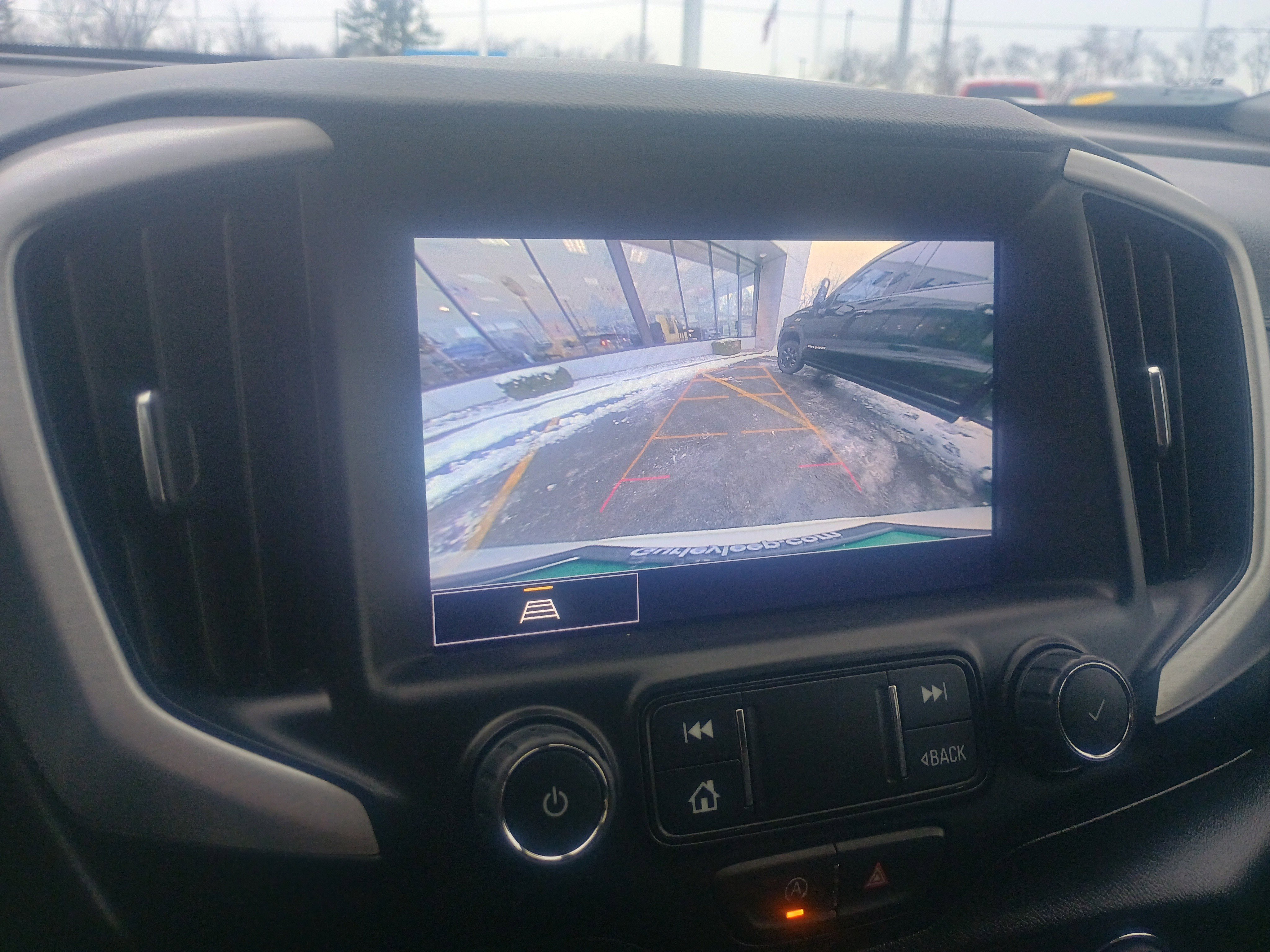 Used 2024 GMC Terrain SLT image 33