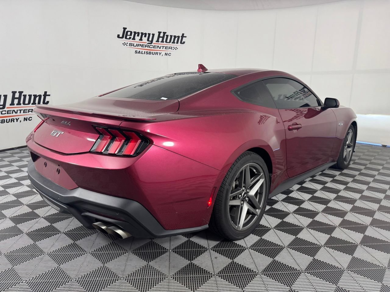 Used 2025 Ford Mustang GT RWD image 7