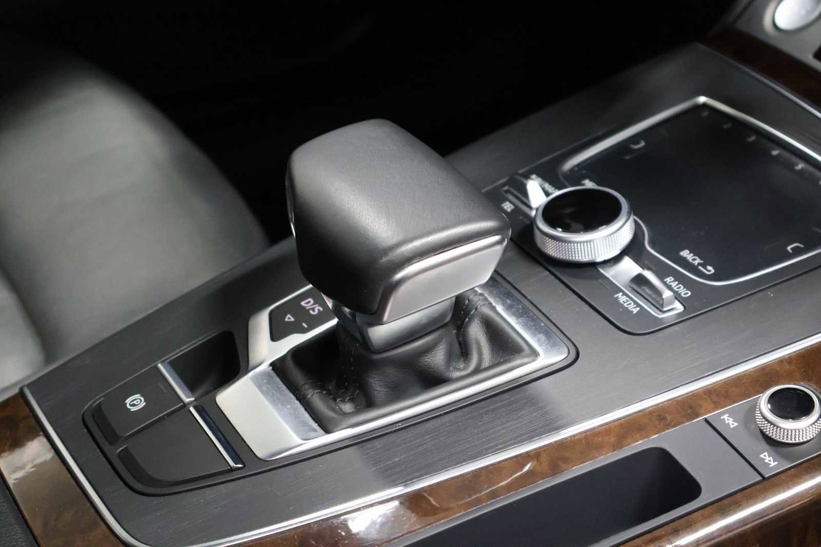 Certified 2020 Audi Q5 2.0T Premium Plus AWD/4WD image 19