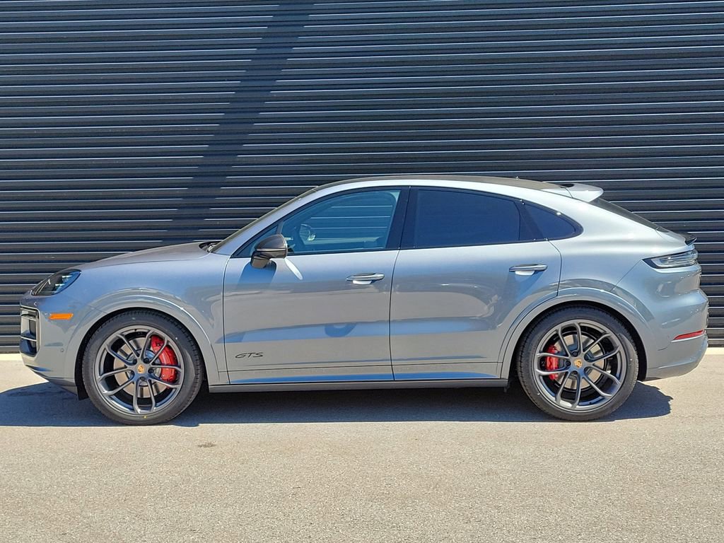 New 2026 Porsche Cayenne GTS image 2
