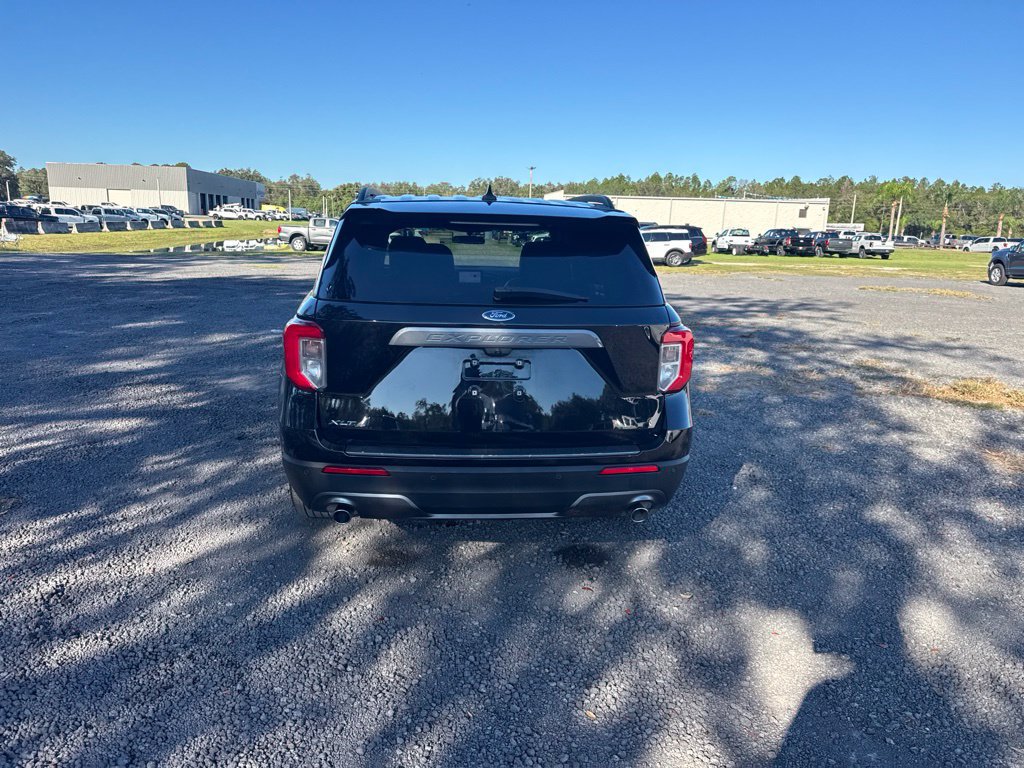 Used 2023 Ford Explorer XLT w/ Equipment Group 202A RWD image 5