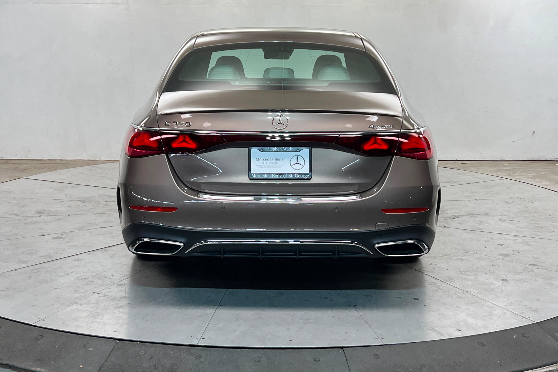 New 2026 Mercedes-Benz E 350 4MATIC Sedan image 4