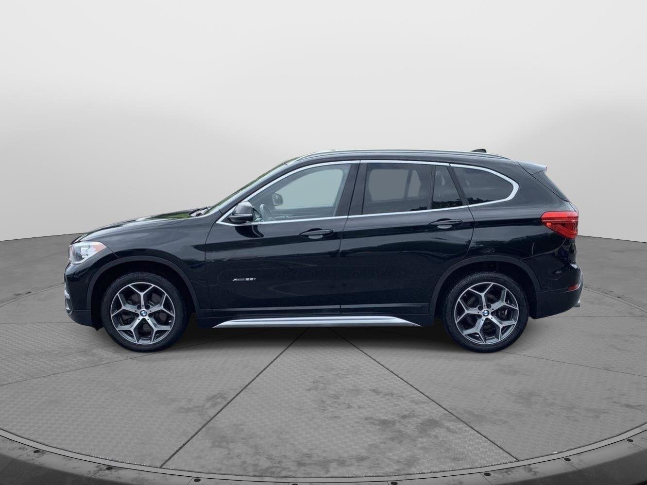 Used 2018 BMW X1 xDrive28i AWD/4WD image 4