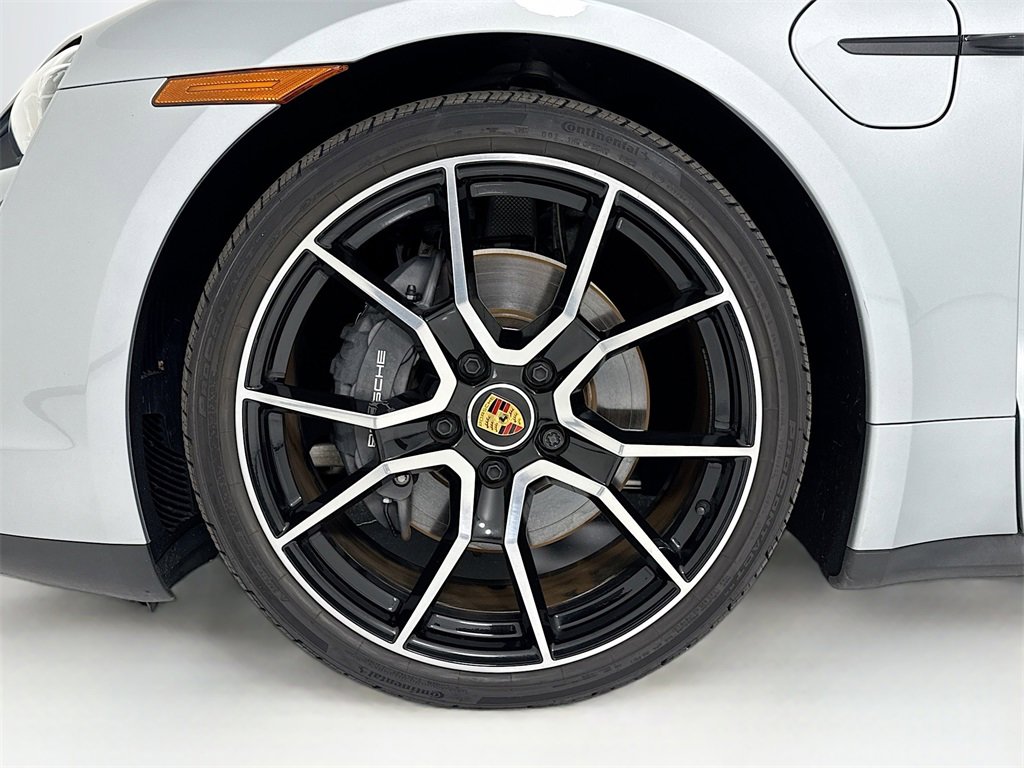 Used 2024 Porsche Taycan image 32