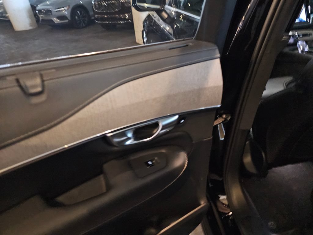 Certified 2025 Volvo XC90 B6 Ultra w/ Protection Package Premier AWD/4WD image 13