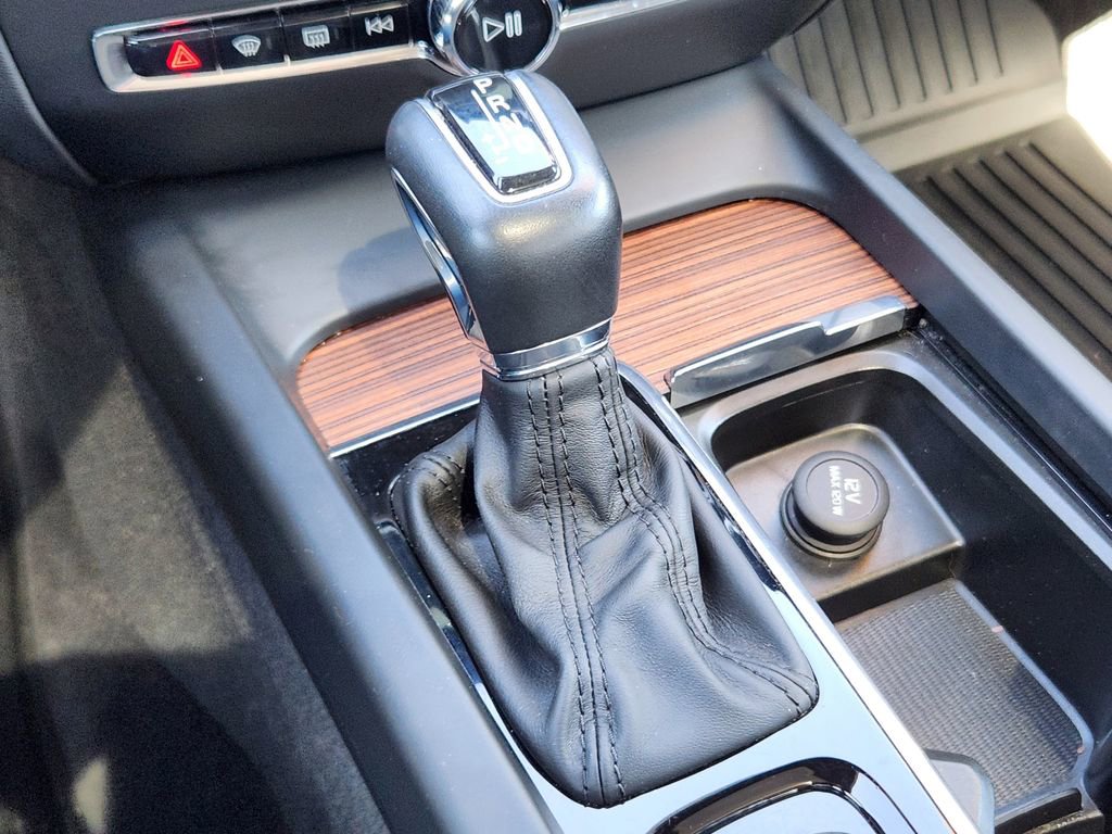 Used 2020 Volvo S60 T6 Momentum w/ Protection Package image 21