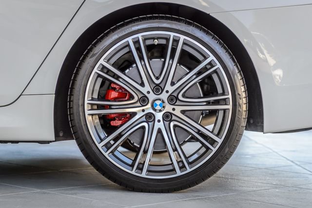 Used 2018 BMW 540i w/ M Sport Package RWD image 14