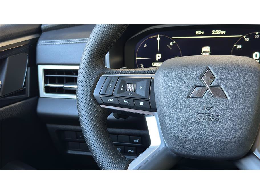 New 2026 Mitsubishi Outlander SE AWD/4WD image 32