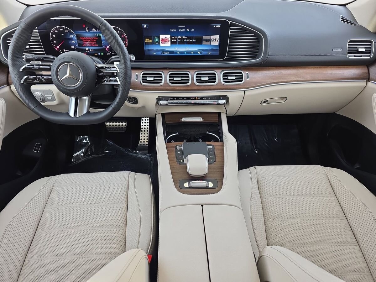 New 2026 Mercedes-Benz GLS 450 4MATIC image 9